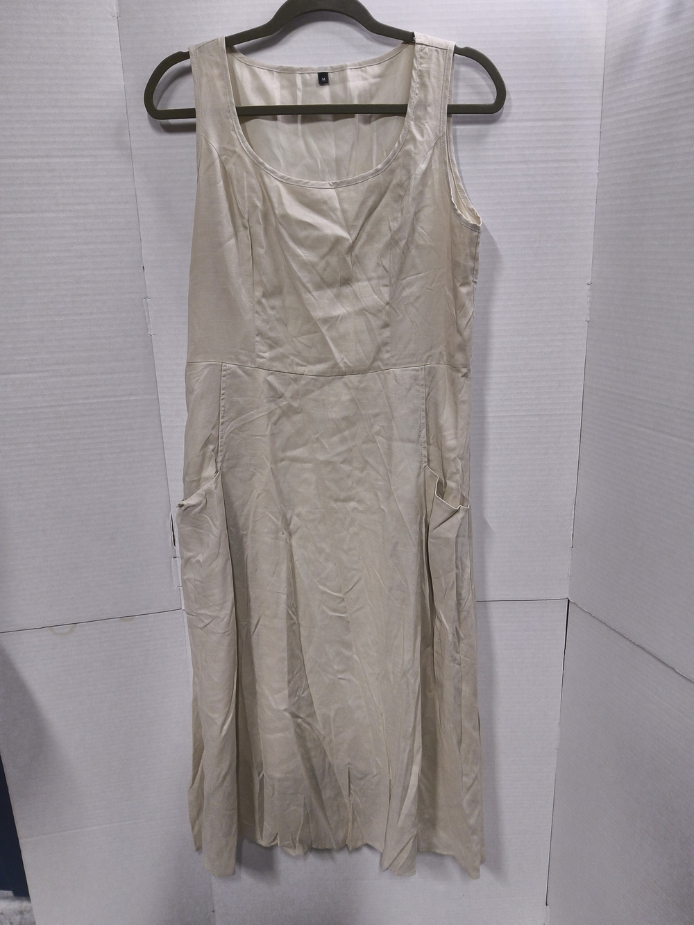 NWOT Size Medium Sleeveless Cream Dress with Pockets